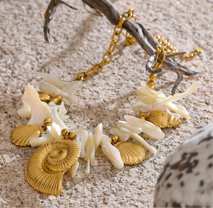 Collier Syrma